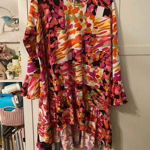 Adorable vibrant tunic